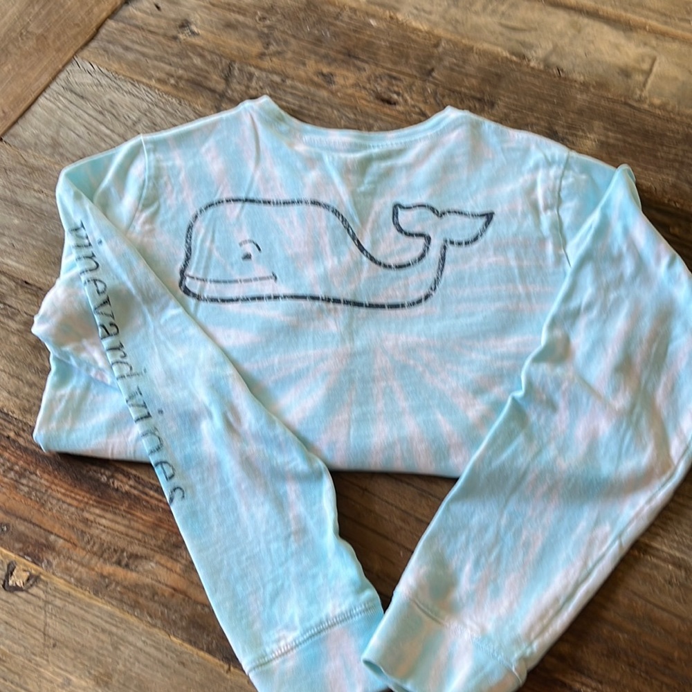 Vineyard Vines t-shirt